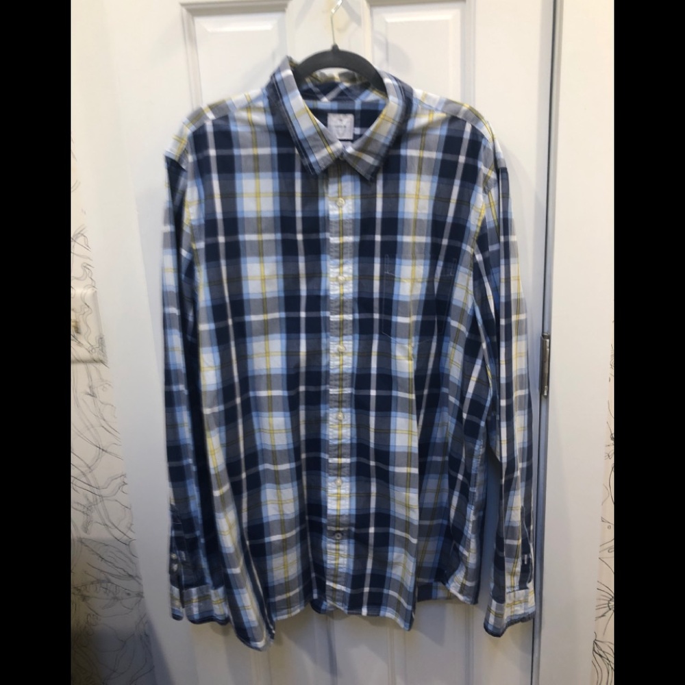 Men’s Gap button down